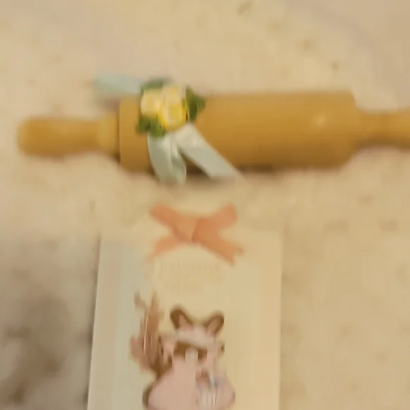 Set Of 7 Assorted Decorative Magnets - Picture 6 of 8